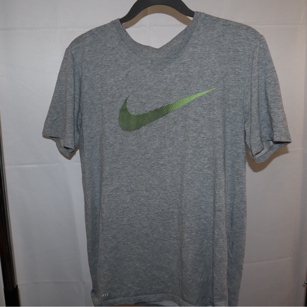 Nike t shirt